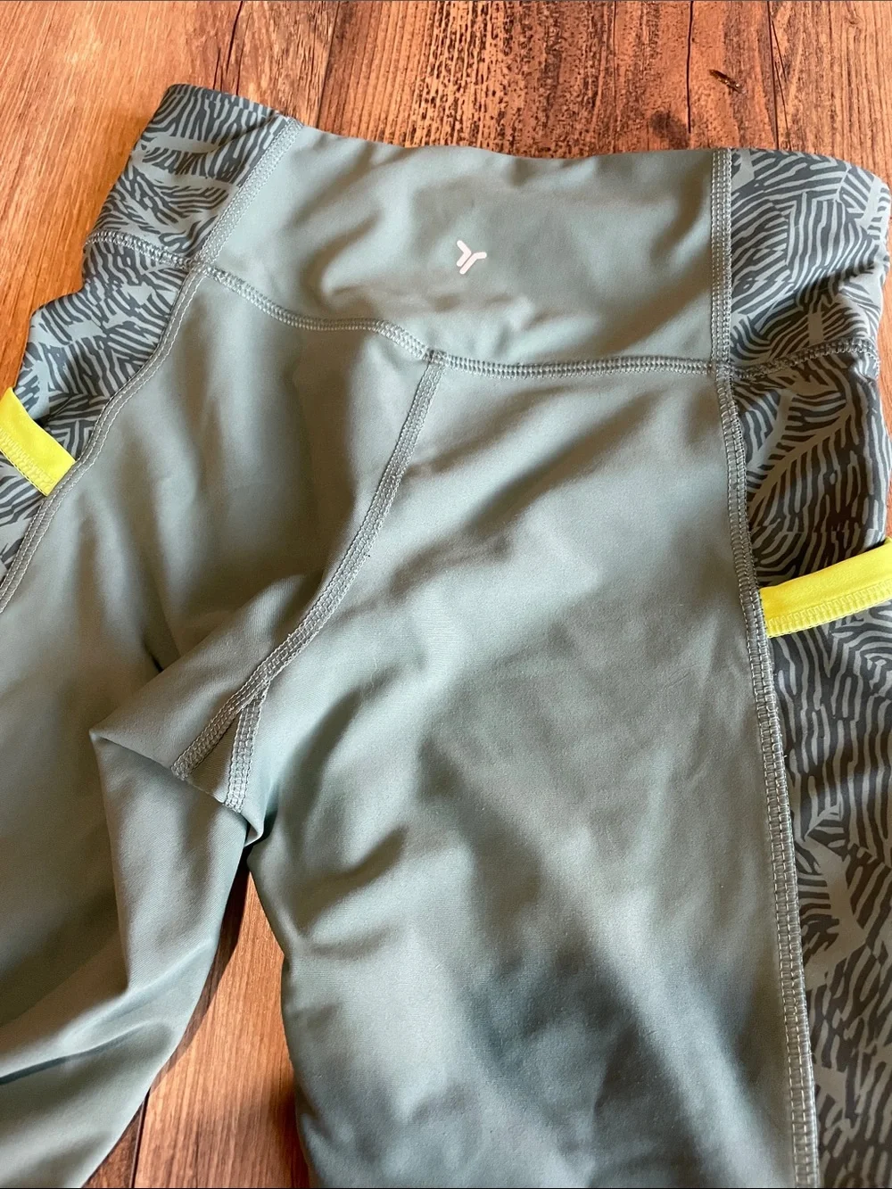 Old Navy Olive Green Leggings with Pockets